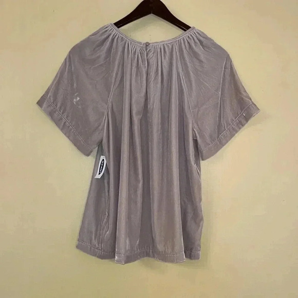 Beautiful velour top - Picture 2 of 6